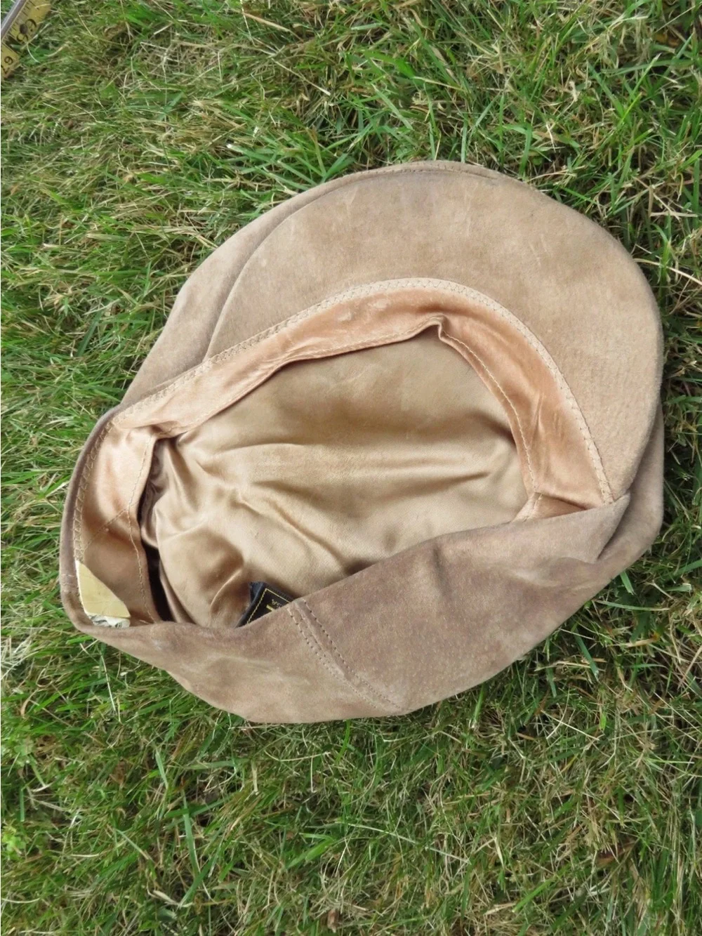 Eddie Bauer Suede Flat Cap in Tan